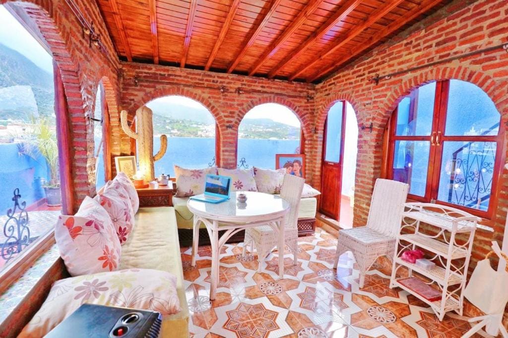 AYMANE ROOFTOP budget panoramic HOTEL — 5