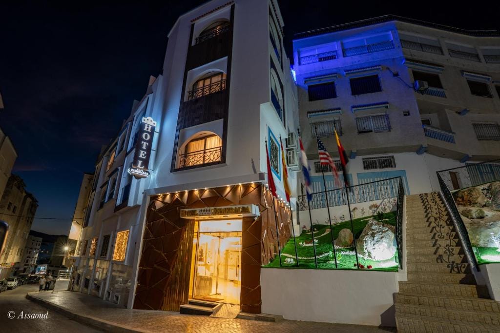 Hotel Esmeralda — 1