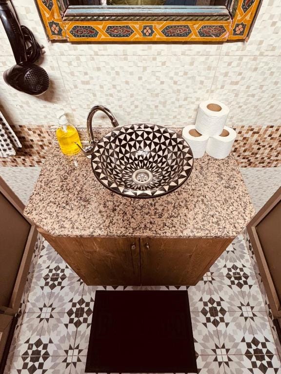 essaouira van hostel — 3