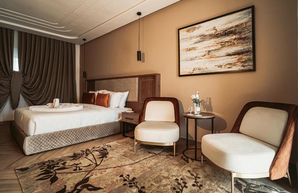 City Hotel by Waves — 2