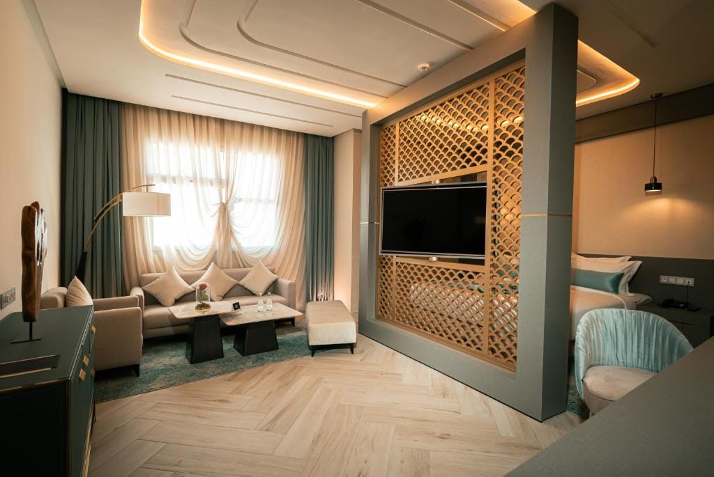 Le Royal Plaza — 3