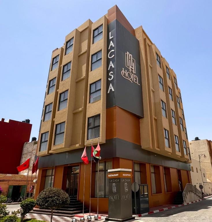 MH HOTEL LA CASA — 1