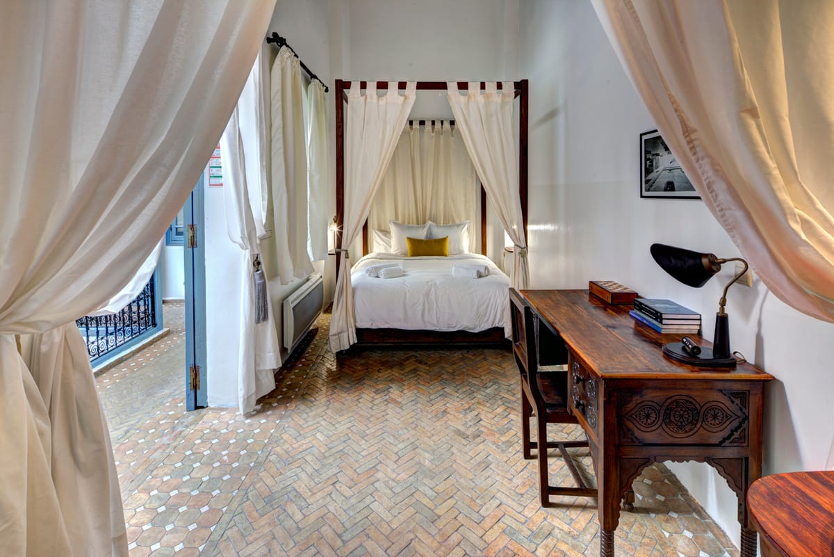 Riad Amaris — 4